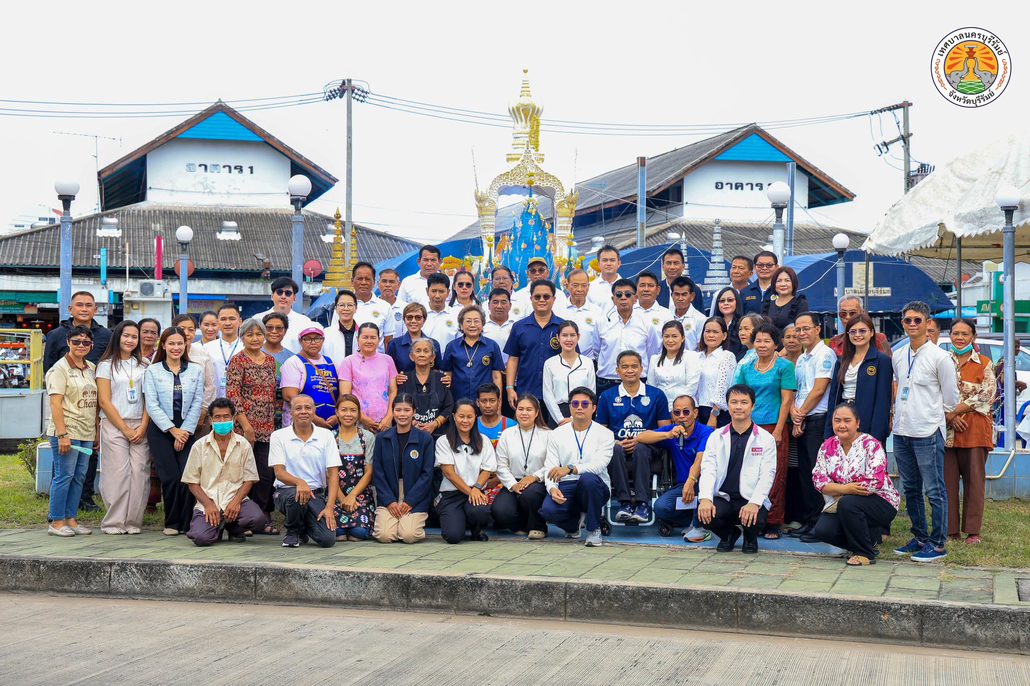 วมพิธีทำบุญพิธีสงฆ์และพิธีพราหมณ์ เพื่อความเป็นสิริมงคลเนื่องในโอกาสครบรอบ 22 ปี ตลาดไนท์บาซ่าร์เทศบาลนครบุรีรัมย์
