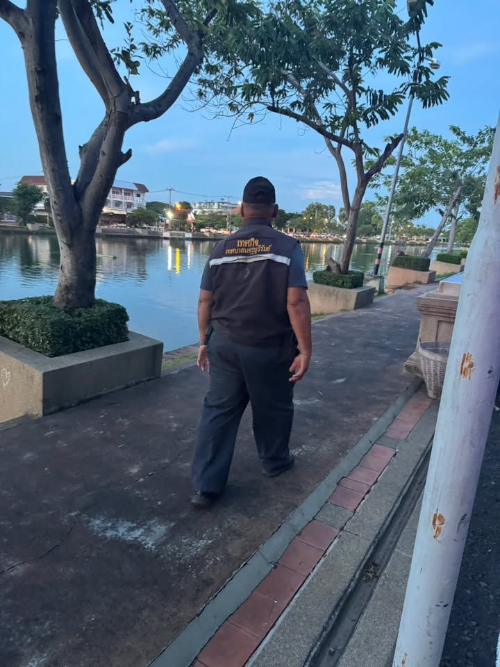 นายกเทศมนตรีนครบุรีรัมย์ มอบงานเทศกิจลงพื้นที่ตรวจความเรียบร้อยรอบคลองละลม เพื่อความปลอดภัยของประชาชน ภาพที่ 6