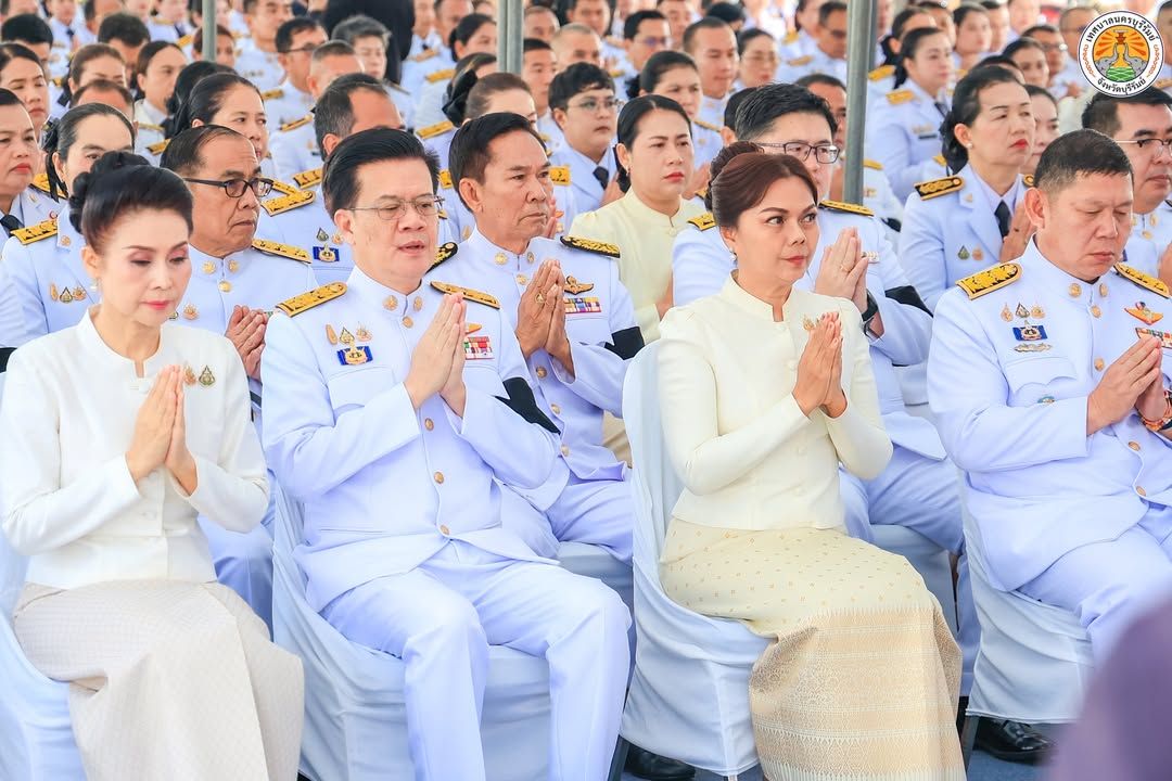 รองนายกเทศมนตรีนครบุรีรัมย์ ร่วมพิธีสวดพระพุทธมนต์และทำบุญตักบาตรถวายพระราชกุศล เนื่องในวันนวมินทรมหาราช ภาพที่ 14