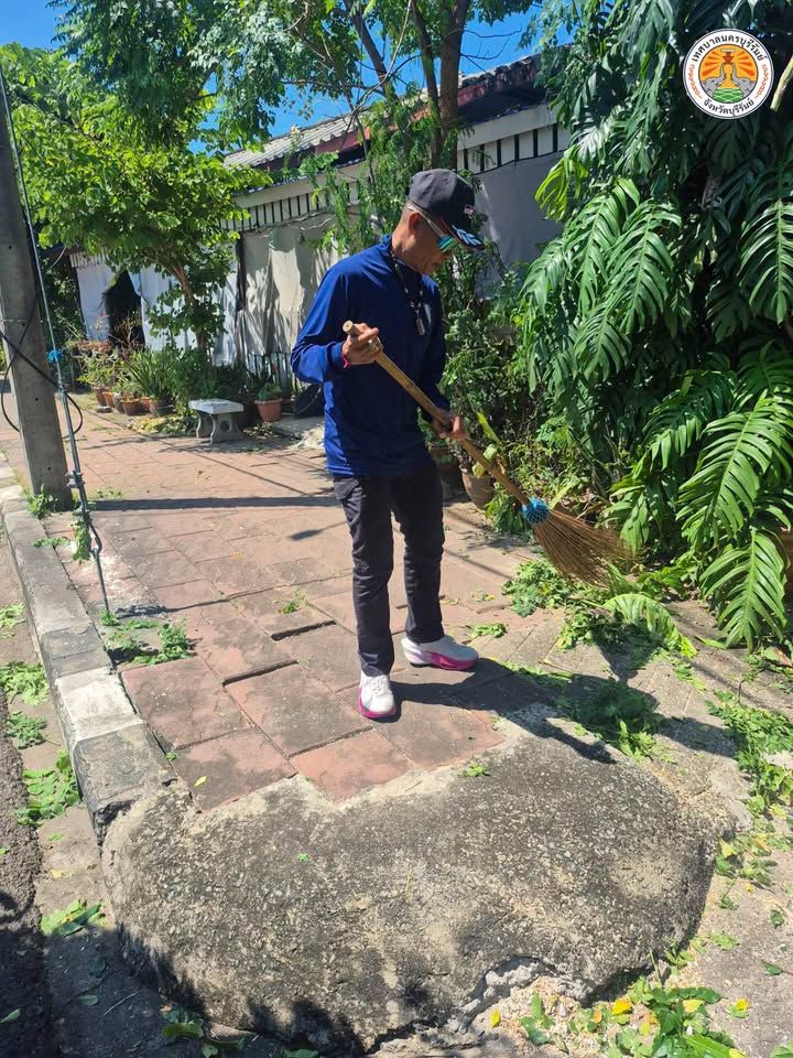 เทศบาลนครบุรีรัมย์ จัดกิจกรรมรณรงค์พัฒนาความสะอาดและสิ่งแวดล้อม และให้บริการยื่นขอ/ต่อใบอนุญาตกิจการตาม พรบ.การสาธารณสุข ภาพที่ 12