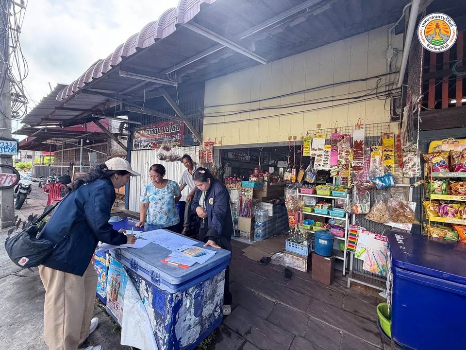 เทศบาลนครบุรีรัมย์ จัดกิจกรรมรณรงค์พัฒนาความสะอาดและสิ่งแวดล้อม และให้บริการยื่นขอ/ต่อใบอนุญาตกิจการตาม พรบ.การสาธารณสุข ภาพที่ 16