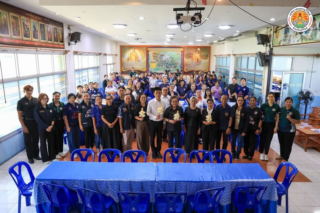 เทศบาลนครบุรีรัมย์จัดทำดอกไม้จันทน์สำหรับงานพระราชพิธีถวายพระเพลิงพระบรมศพ สมเด็จพระนางเจ้าสิริกิติ์ พระบรมราชินีนาถ พระบรมราชชนนีพันปีหลวง