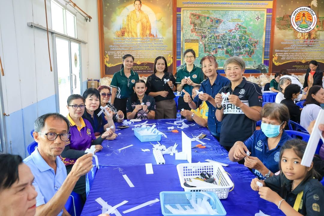 เทศบาลนครบุรีรัมย์จัดทำดอกไม้จันทน์สำหรับงานพระราชพิธีถวายพระเพลิงพระบรมศพ สมเด็จพระนางเจ้าสิริกิติ์ พระบรมราชินีนาถ พระ ภาพที่ 16
