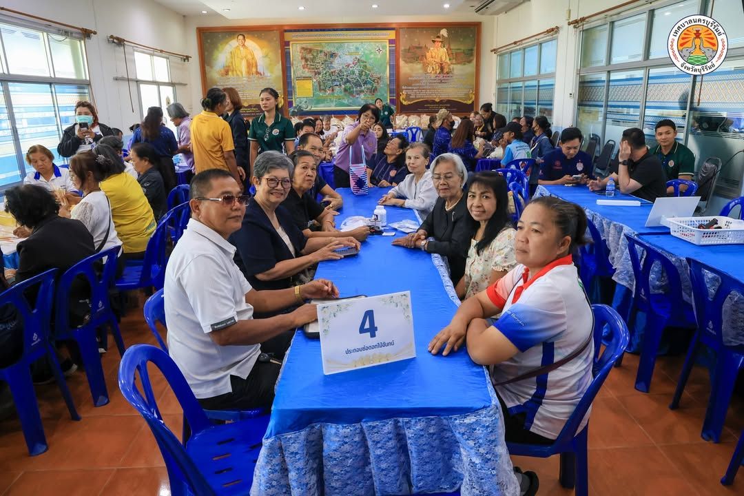 เทศบาลนครบุรีรัมย์จัดทำดอกไม้จันทน์สำหรับงานพระราชพิธีถวายพระเพลิงพระบรมศพ สมเด็จพระนางเจ้าสิริกิติ์ พระบรมราชินีนาถ พระ ภาพที่ 20