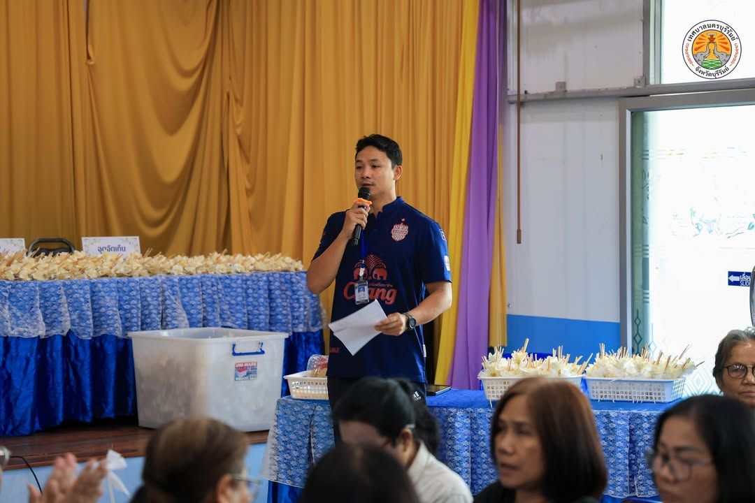 เทศบาลนครบุรีรัมย์จัดทำดอกไม้จันทน์สำหรับงานพระราชพิธีถวายพระเพลิงพระบรมศพ สมเด็จพระนางเจ้าสิริกิติ์ พระบรมราชินีนาถ พระ ภาพที่ 10