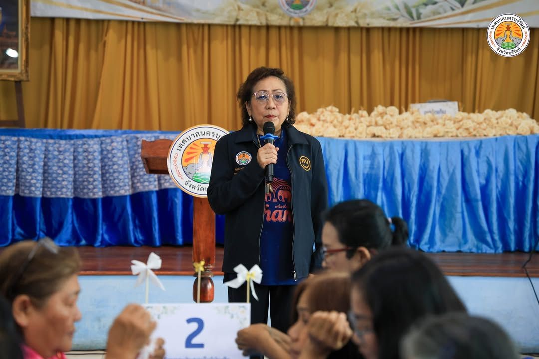 เทศบาลนครบุรีรัมย์จัดทำดอกไม้จันทน์สำหรับงานพระราชพิธีถวายพระเพลิงพระบรมศพ สมเด็จพระนางเจ้าสิริกิติ์ พระบรมราชินีนาถ พระ ภาพที่ 5