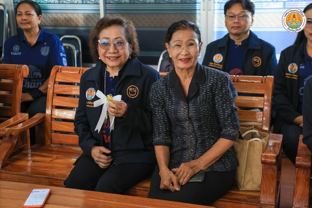 เทศบาลนครบุรีรัมย์จัดทำดอกไม้จันทน์สำหรับงานพระราชพิธีถวายพระเพลิงพระบรมศพ สมเด็จพระนางเจ้าสิริกิติ์ พระบรมราชินีนาถ พระ ภาพที่ 6