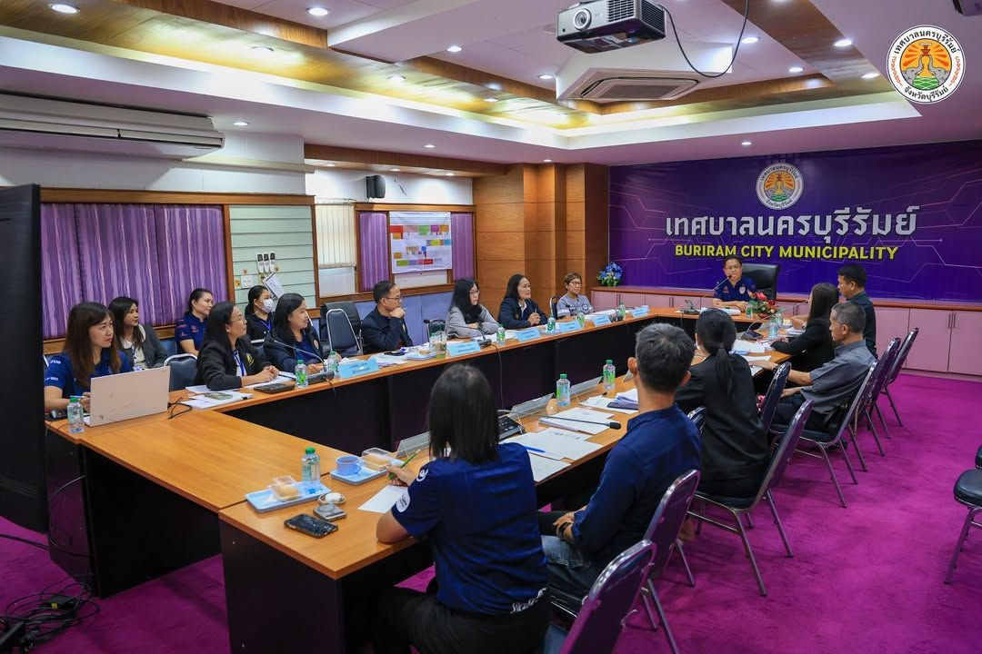 นายกเทศมนตรีนครบุรีรัมย์ เป็นประธานการประชุมคณะกรรมการจัดหาประโยชน์ในทรัพย์สินของเทศบาลนครบุรีรัมย์ ภาพที่ 4