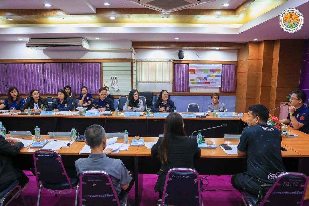 นายกเทศมนตรีนครบุรีรัมย์ เป็นประธานการประชุมคณะกรรมการจัดหาประโยชน์ในทรัพย์สินของเทศบาลนครบุรีรัมย์ ภาพที่ 6