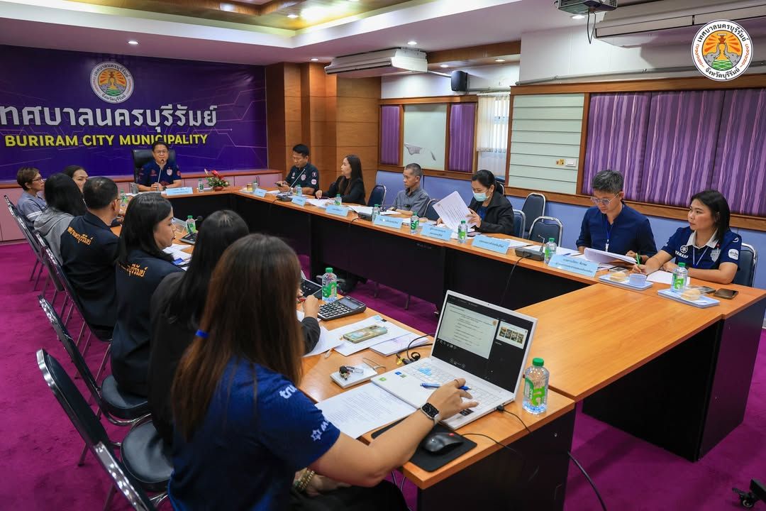 นายกเทศมนตรีนครบุรีรัมย์ เป็นประธานการประชุมคณะกรรมการจัดหาประโยชน์ในทรัพย์สินของเทศบาลนครบุรีรัมย์ ภาพที่ 7