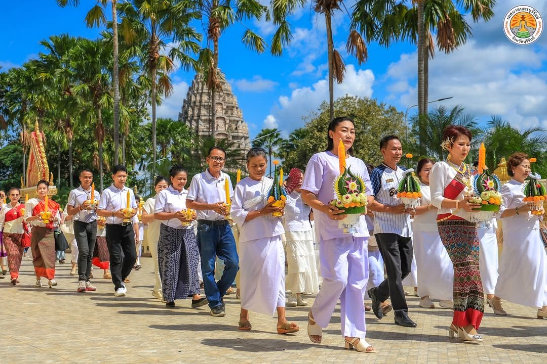 รองนายกเทศมนตรีนครบุรีรัมย์และสมาชิกสภาเทศบาลนครบุรีรัมย์ ร่วมประเพณีกวนข้าวมธุปายาส ณ วัดกลางพระอารามหลวง ภาพที่ 6