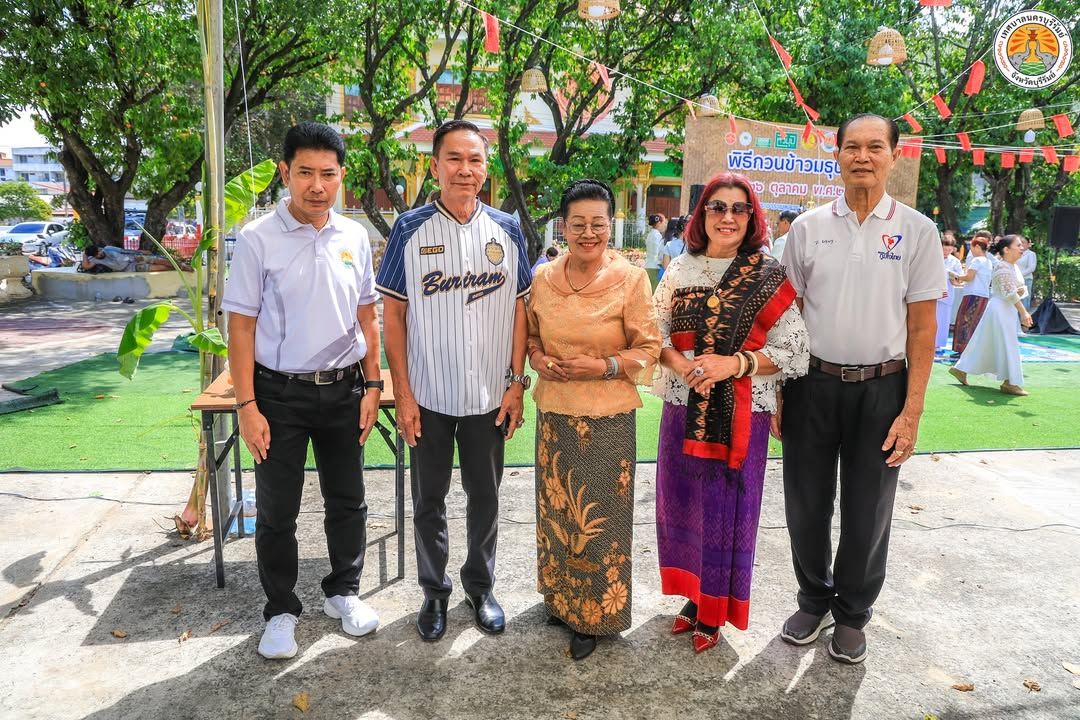 รองนายกเทศมนตรีนครบุรีรัมย์และสมาชิกสภาเทศบาลนครบุรีรัมย์ ร่วมประเพณีกวนข้าวมธุปายาส ณ วัดกลางพระอารามหลวง ภาพที่ 9