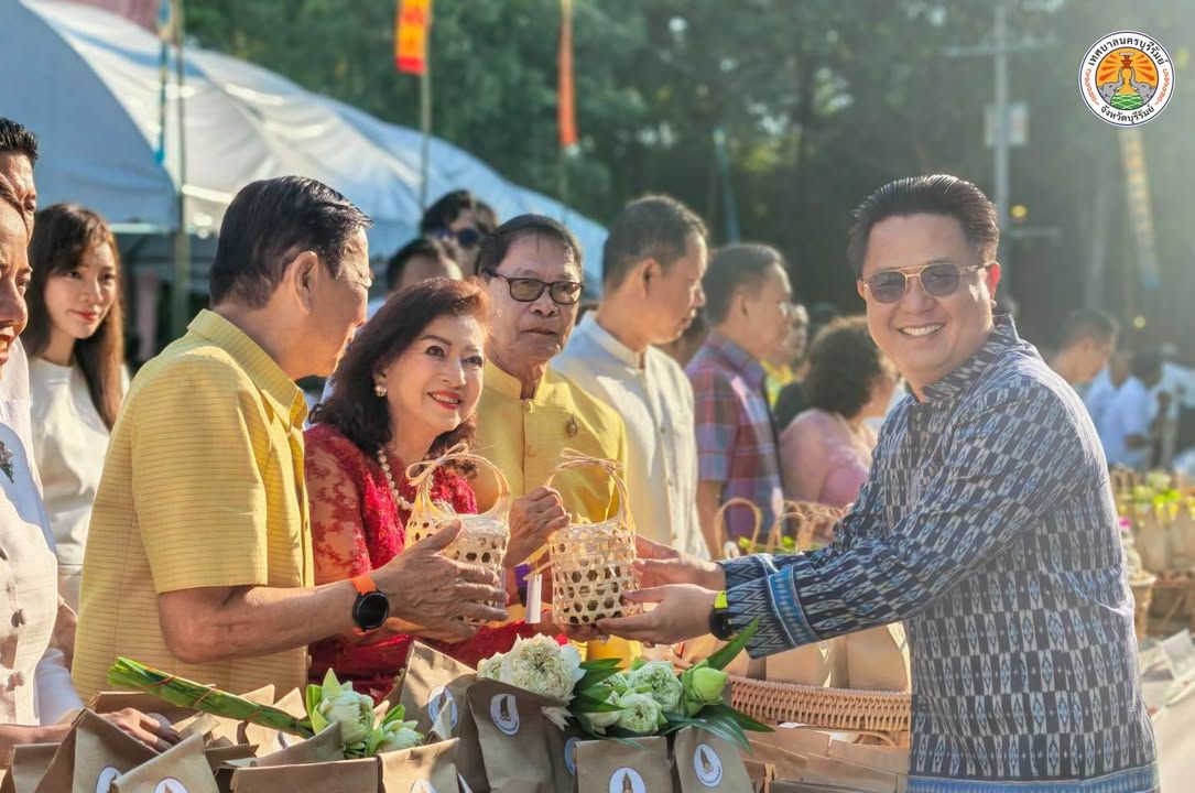 จังหวัดบุรีรัมย์และเทศบาลนครบุรีรัมย์จัดงานประเพณีกวนข้าวทิพย์-ตักบาตรเทโวโรหณะ เนื่องในวันออกพรรษา ประจำปี 2569 ณ เขตห้ ภาพที่ 20
