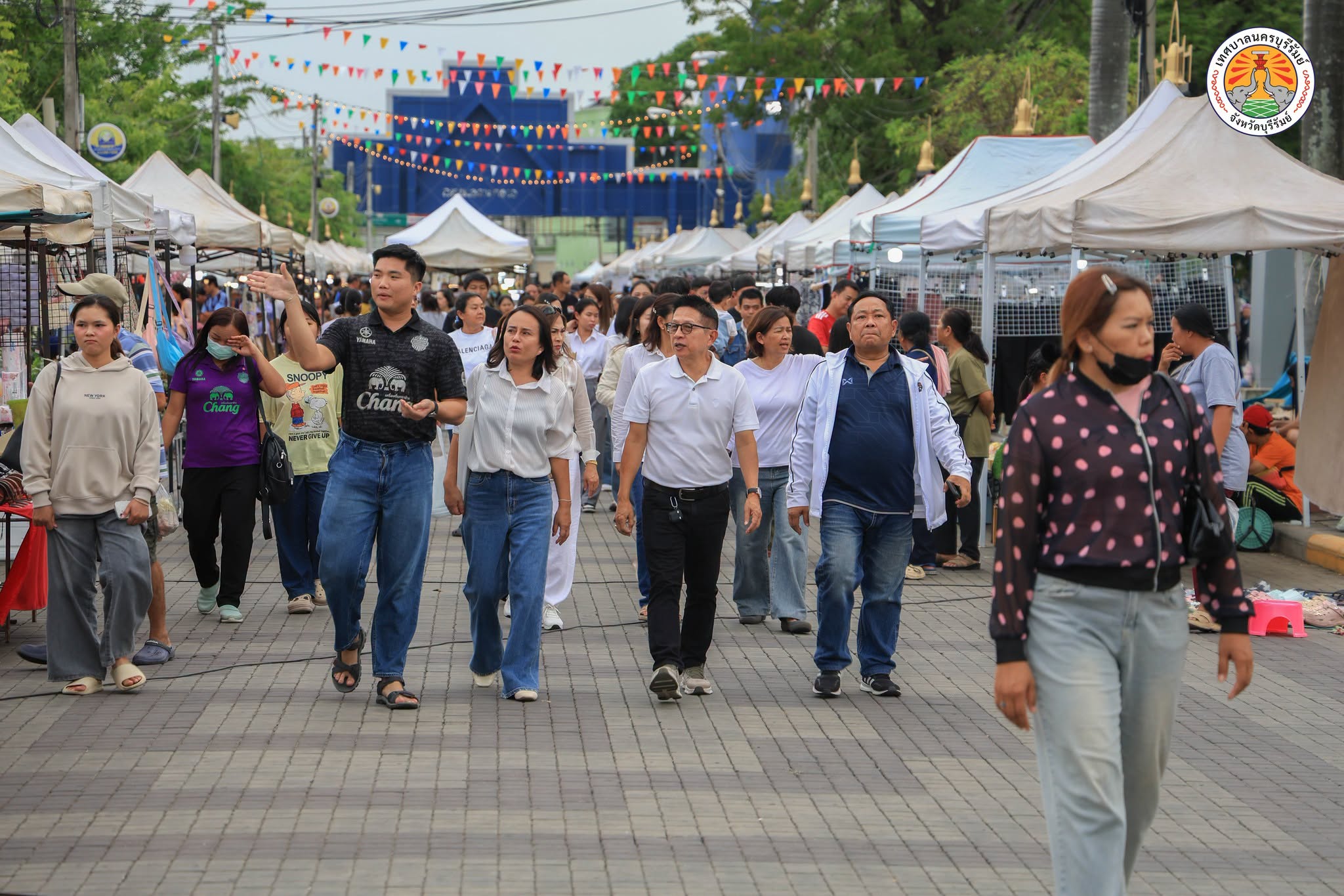 ต้อนรับคณะศึกษาดูงานจากเทศบาลเมืองชุมแพ ร่วมแลกเปลี่ยนเรียนรู้การบริหารจัดการ "ถนนคนเดินเซราะกราว วอล์คกิ้งสตรีท"